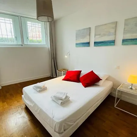 Newwalking Hypercenter Apartment